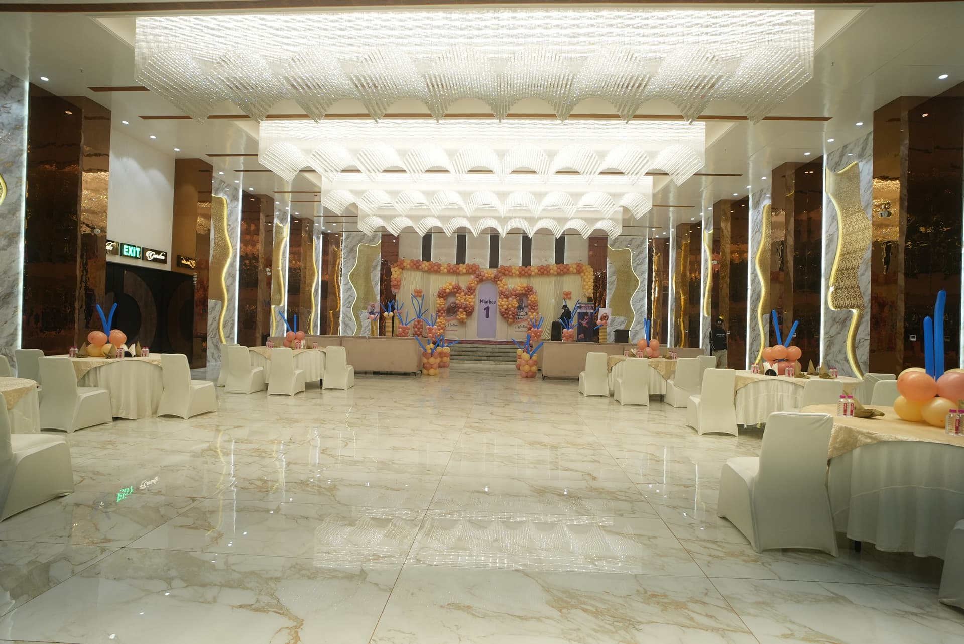 Banquet hall hero